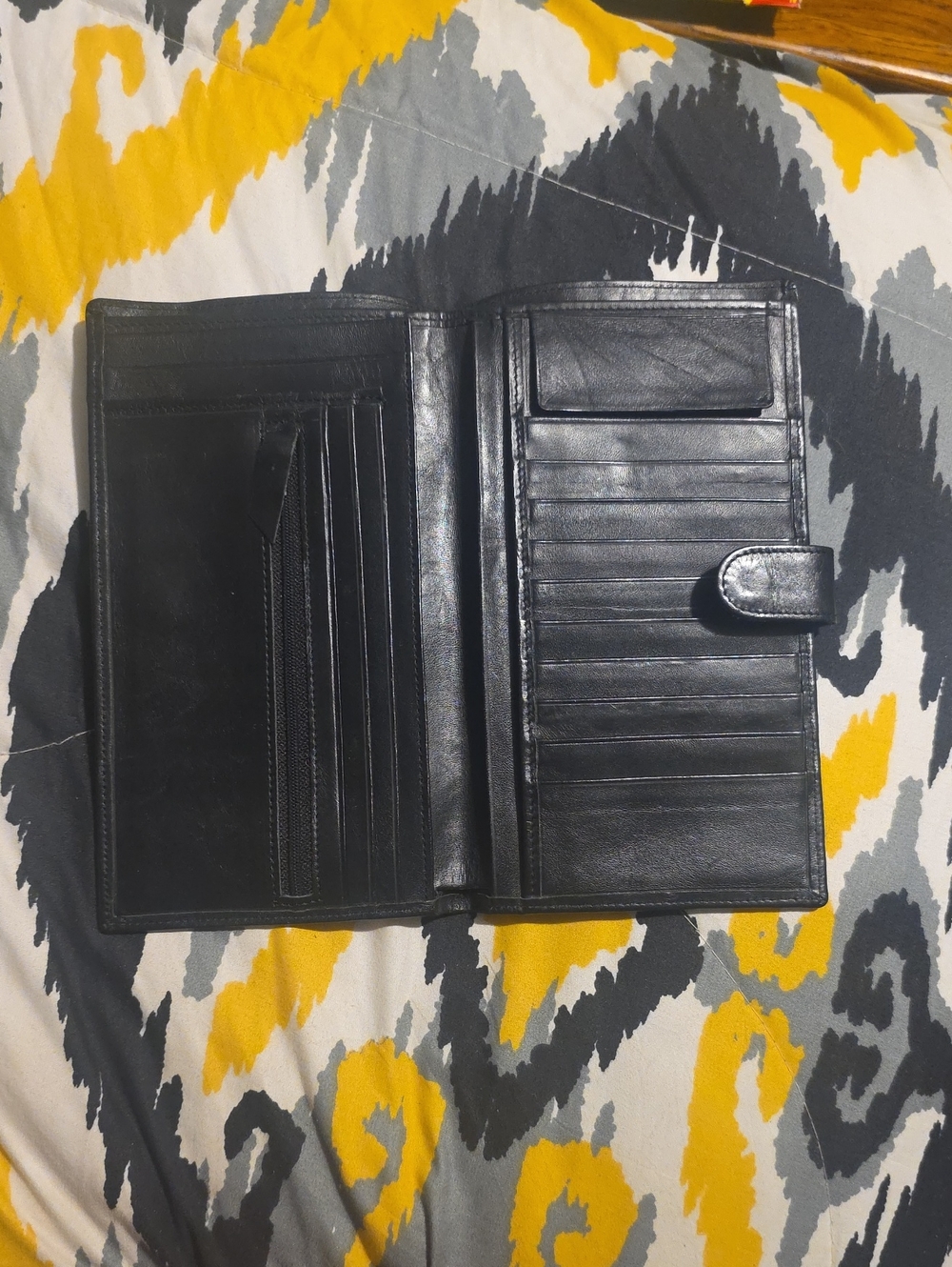 Classic Black Capica Italy Leather Long Wallet with Snap Closure